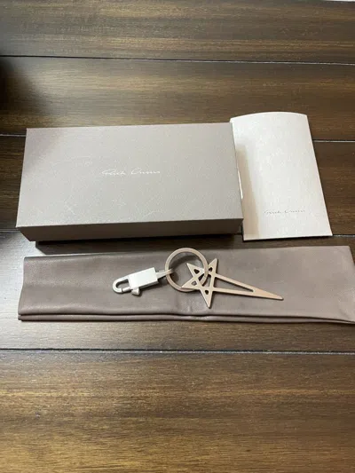 Pre-owned Rick Owens Silver Pentagram Keychain