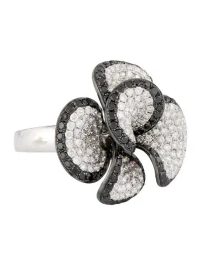 Pre-owned Ring 18k 4.10ctw Diamond Flower  In Multi