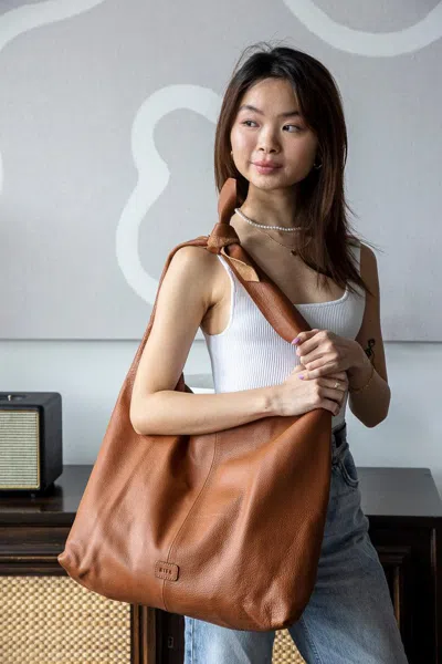 Risa Vancouver Women's Brown Knot Leather Shoulder Bag Tan