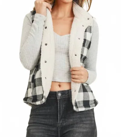 Risen Checks Out Sherpa Vest In White In Multi