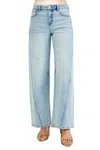 Risen Mid Rise Fit Barrel Jean In Light Wash In Blue
