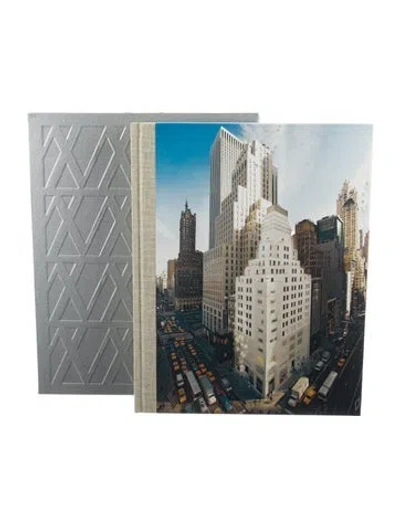 Pre-owned Rizzoli Louis Vuitton: Architecture And Interiors In Neutral