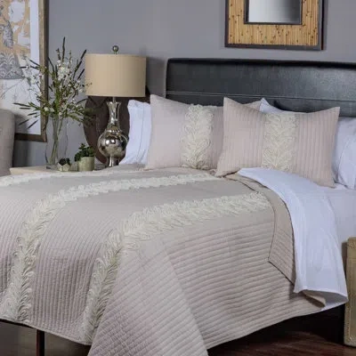 Rizzy Home Adela Quilt In Blush