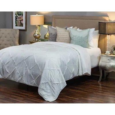 Rizzy Home Carrington Single Quilt In White