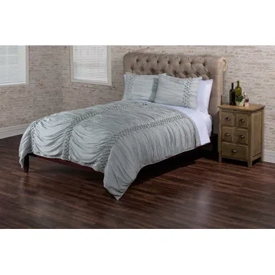 Rizzy Home Chelsea Cane Quilt In Salt Blue