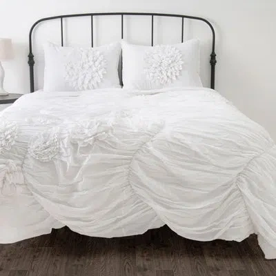 Rizzy Home Hush Comforter Set In White