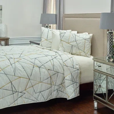 Rizzy Home Julian Single Quilt In White;off-white