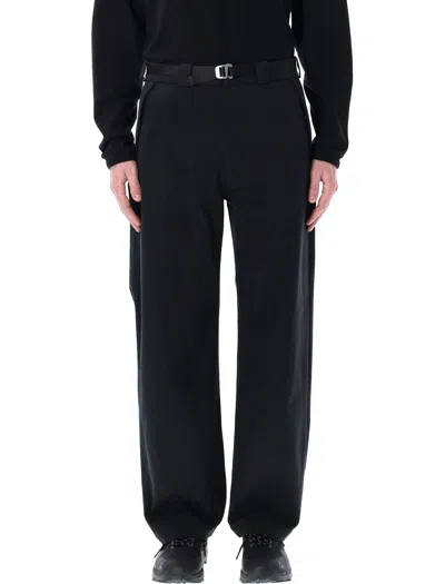 Roa Buckle Chino In Black