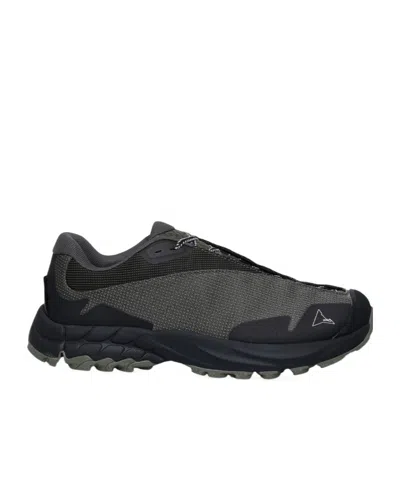 Roa Round-toe Sneakers In Black