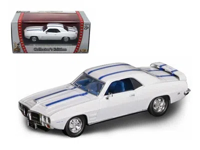 Road Signature 1969 Pontiac Firebird Trans Am White 1/43 Diecast Car By