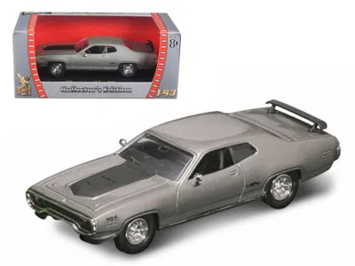 Road Signature 1971 Plymouth Gtx 440 6 Pack Silver 1/43 Diecast Model Car By