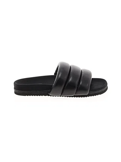 Pre-owned Roam Sandals In Black