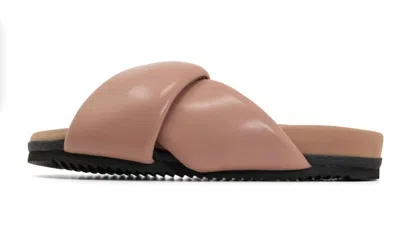 Roam Women's Foldy Puffy Sandal In Bloom In Multi