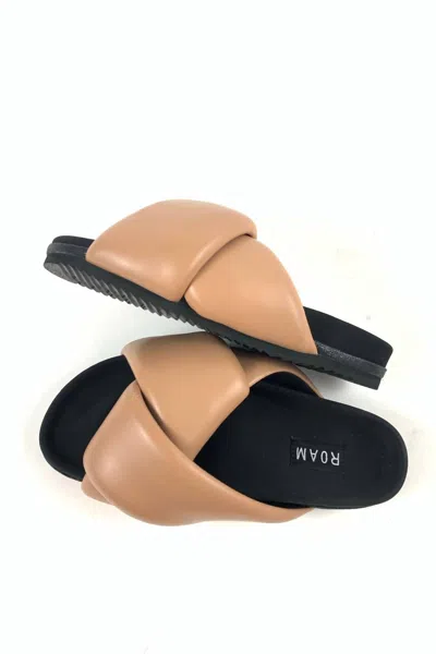Roam Women's Foldy Puffy Slide Sandal In Nude In Brown
