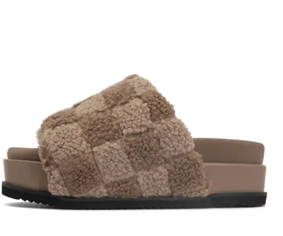 Roam Women's Fuzzy Checker Stack Slider In Brown