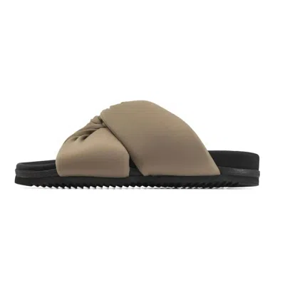 Roam Women's Twisted Scrunch Sandal In Beige