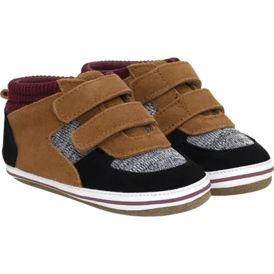 Robeez ® Kids' Raiden Sneaker In Brown