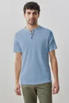 Robert Barakett The Barakett Henley In Dover Blue
