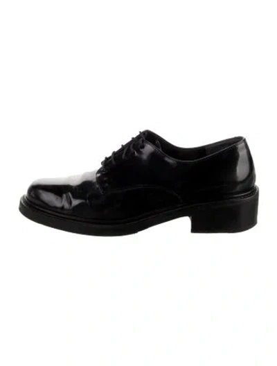 Pre-owned Robert Clergerie Faux Pearl Accents Patent Leather Oxfords In Black