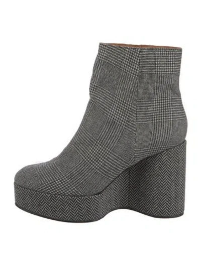 Pre-owned Robert Clergerie Houndstooth Print Boots In Black