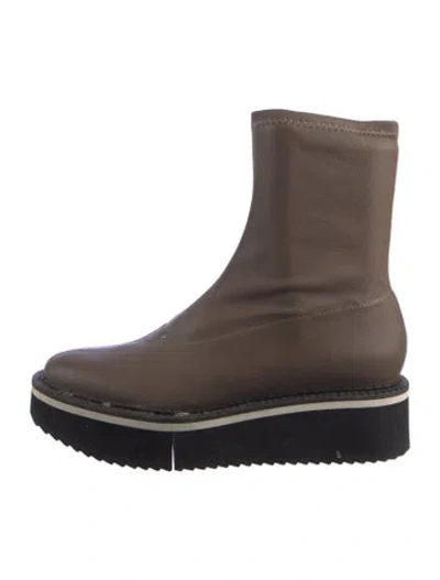 Pre-owned Robert Clergerie Leather Chelsea Boots In Neutral