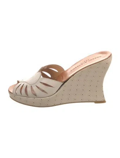 Pre-owned Robert Clergerie Leather Espadrilles In Neutral