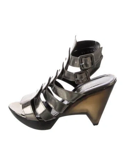 Pre-owned Robert Clergerie Leather Gladiator Sandals In Metallic/neutrals