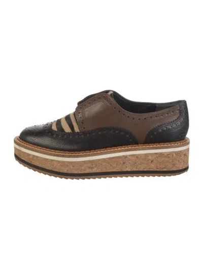 Pre-owned Robert Clergerie Leather Lasercut Accents Oxfords In Neutral