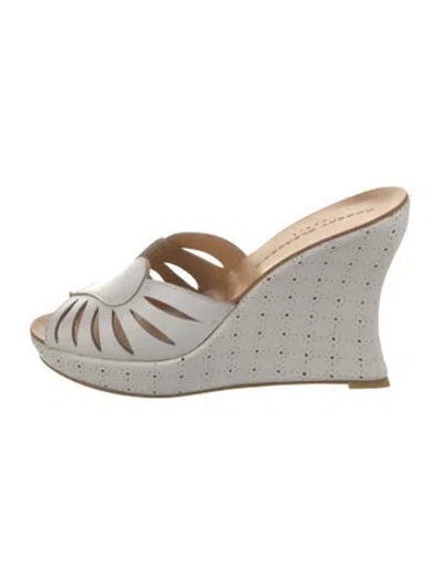Pre-owned Robert Clergerie Leather Mules In White