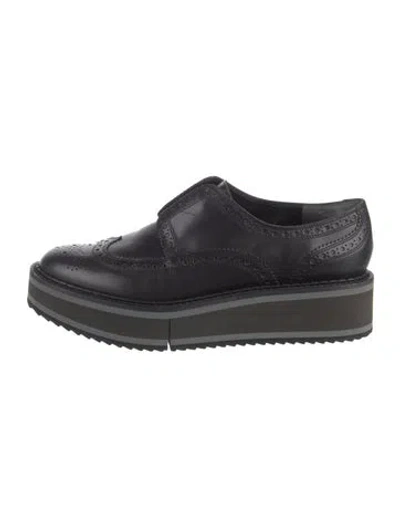 Pre-owned Robert Clergerie Leather Oxfords In Black