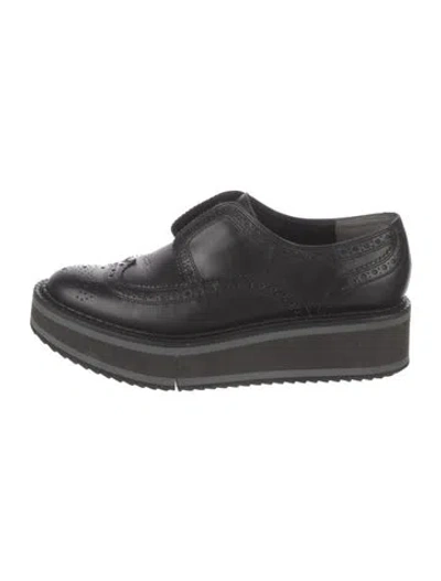 Pre-owned Robert Clergerie Leather Oxfords In Black