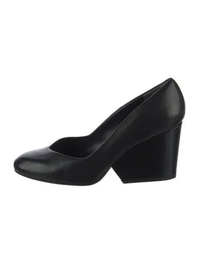 Pre-owned Robert Clergerie Leather Pumps In Black