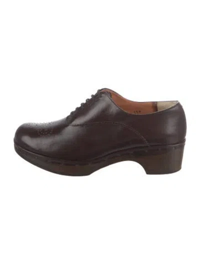 Pre-owned Robert Clergerie Leather Pumps In Brown
