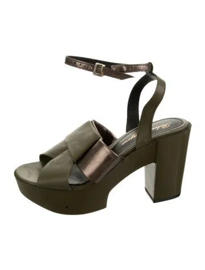 Pre-owned Robert Clergerie Leather Pumps In Green