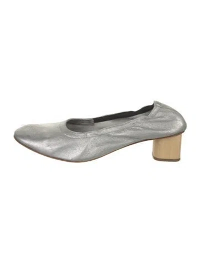Pre-owned Robert Clergerie Leather Pumps In Silver/white