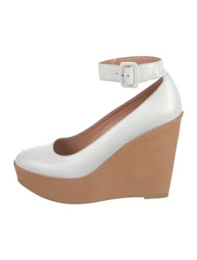 Pre-owned Robert Clergerie Leather Pumps In White