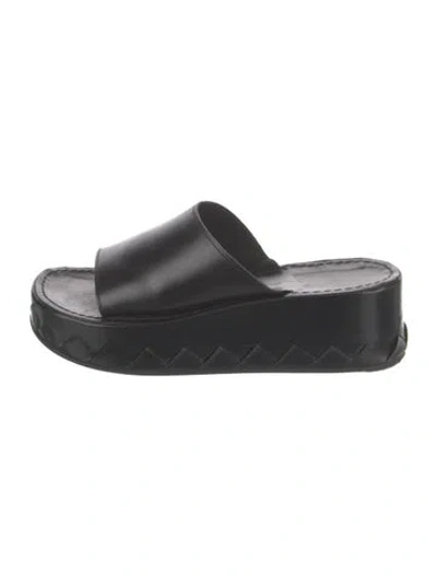 Pre-owned Robert Clergerie Leather Slides In Black