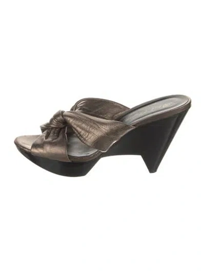 Pre-owned Robert Clergerie Leather Slides In Black