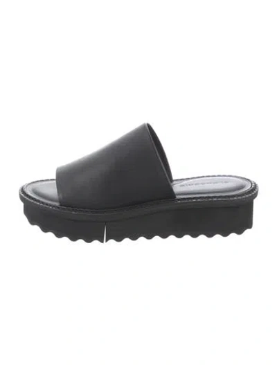 Pre-owned Robert Clergerie Leather Slides In Black
