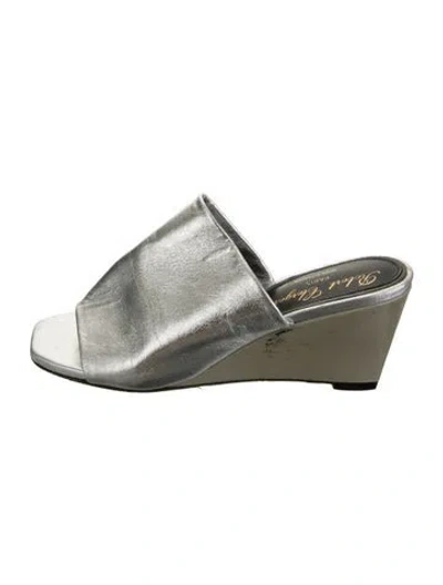 Pre-owned Robert Clergerie Leather Slides In Metallic/silver