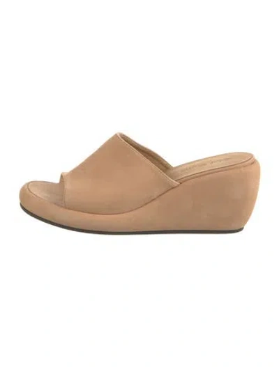 Pre-owned Robert Clergerie Leather Slides In Neutral