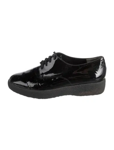 Pre-owned Robert Clergerie Patent Leather Oxfords In Black