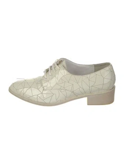Pre-owned Robert Clergerie Patent Leather Oxfords In Neutral