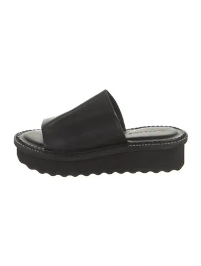 Pre-owned Robert Clergerie Patent Leather Printed In Black