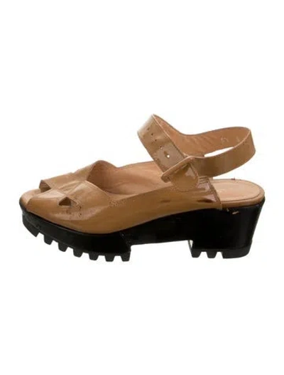 Pre-owned Robert Clergerie Patent Leather Pumps In Neutrals