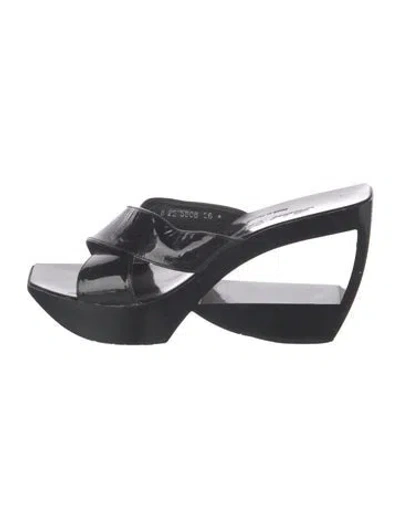 Pre-owned Robert Clergerie Patent Leather Slides In Black
