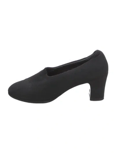 Pre-owned Robert Clergerie Pumps In Black