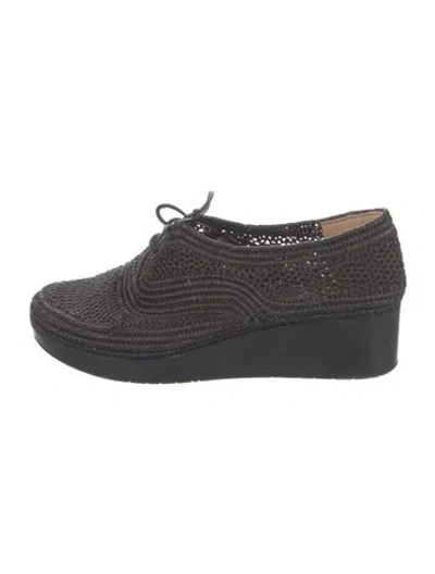 Pre-owned Robert Clergerie Raffia Pumps In Black