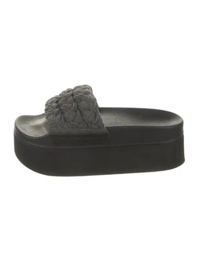 Pre-owned Robert Clergerie Slides In Black