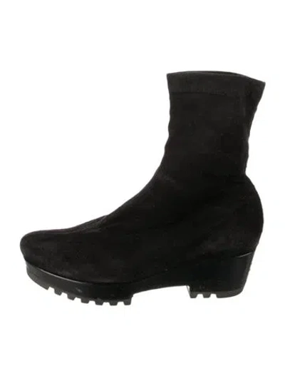 Pre-owned Robert Clergerie Suede Boots In Black